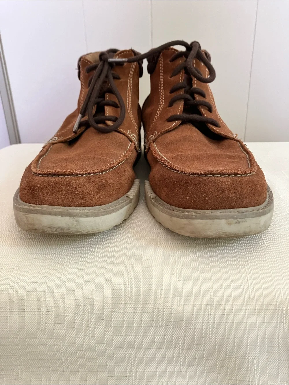 Clarks Men's Brown Suede Chukka Boots with Dark Brown Laces size 9M